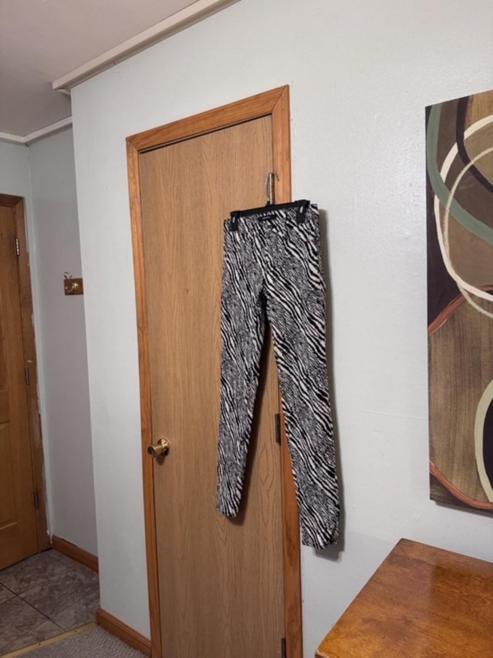 J. Brand "Super Skinny" Size 26 w/Zebra Print Low-Rise Jeans w/31" Inseam - EUC